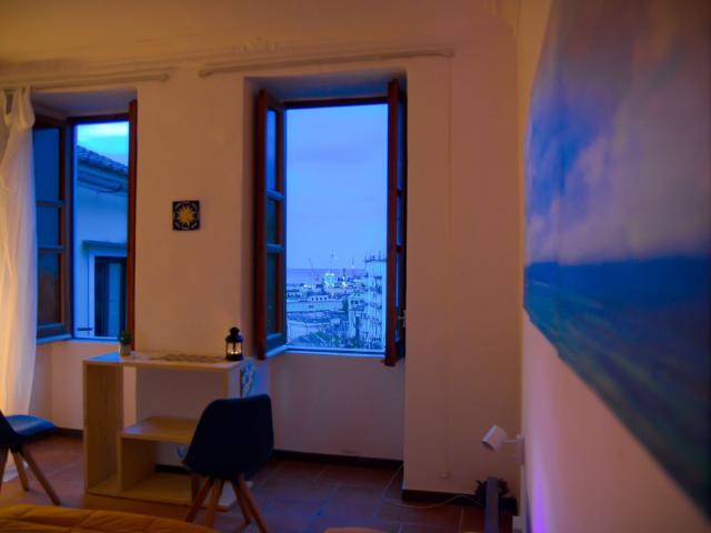 Sea view old town flat Le finestre sul giardino