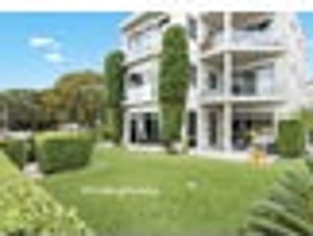 Sea Views. Ground Floor. Real Grounds
