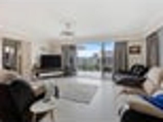 Sea Views & Macleans Zone
