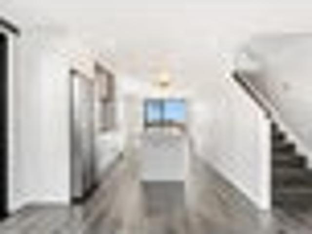 Sea Views, Two Living Areas & Freehold Title