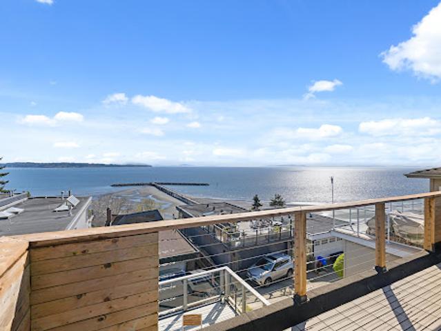 Seaside house with terrace