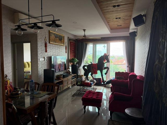 Season Apartment Larkin