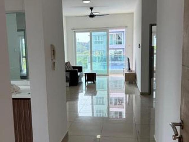 Season Luxury Apartment Larkin