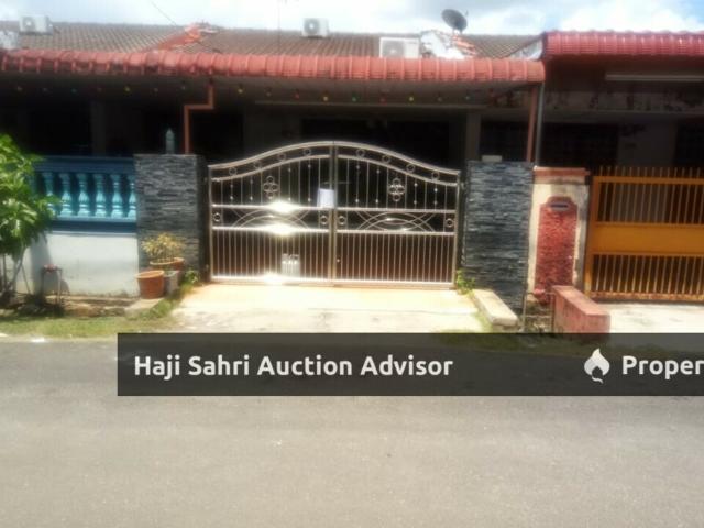 sebuah rumah teres setingkat.Hartanah ini terletak di alamat No.11 D Taman Aman, 08000, Kedah