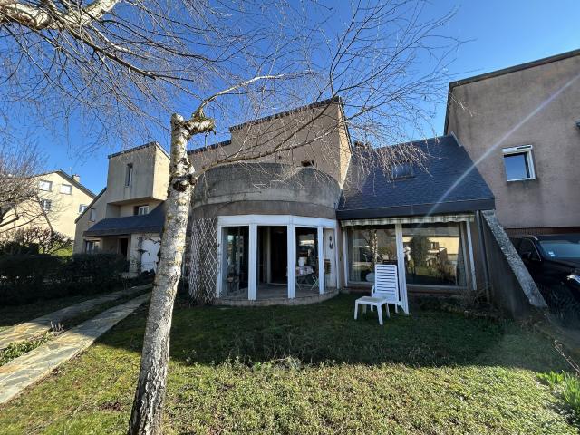SEBAZAC CONCOURES, MAISON