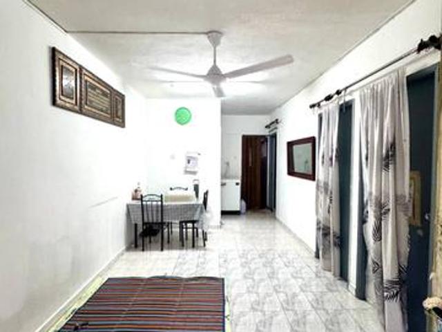 Sebelah Surau rumah cantik di Flat Taman Melati Setapak KL