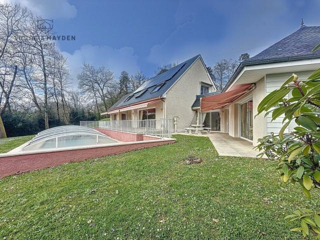 SECTEUR MORLAAS Belle villa avec piscine et vue Pyrénées