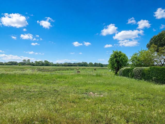 SECTEUR OROUET BEAU TERRAIN DE 804 M2 AVEC VUE DEGAGEE