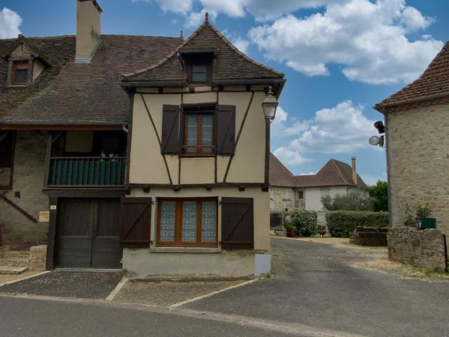 Secteur Bretenoux, maison de village entièrement restaurée a. 83m² Saint Céré
