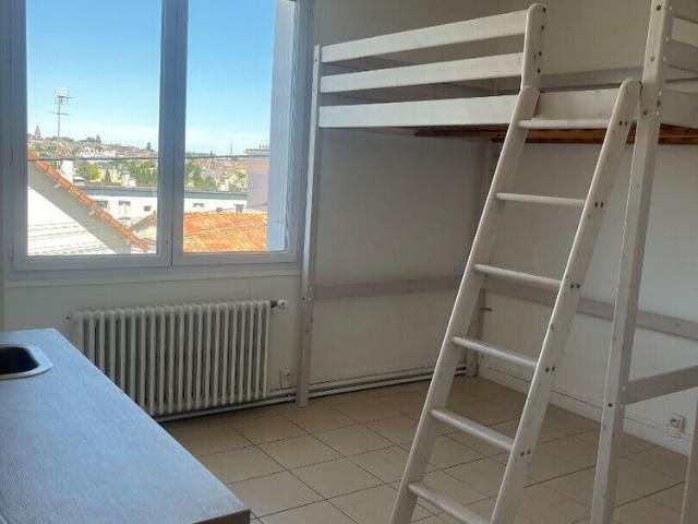 Secteur calme Studio de 15.8 m² AV DES TERRASSES