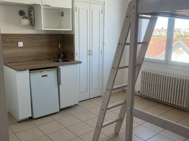 Secteur calme Studio de 15.8 m² AV DES TERRASSES