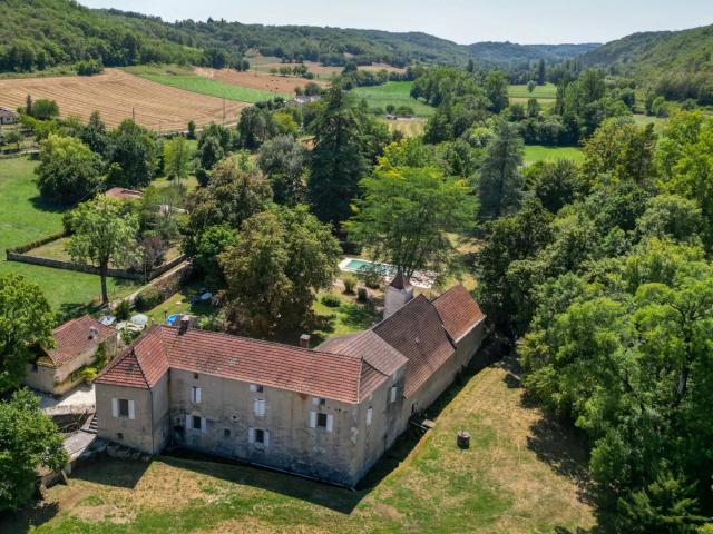 Secteur Catus Remarquable Propriété de caractère avec Anci. 415m² Catus