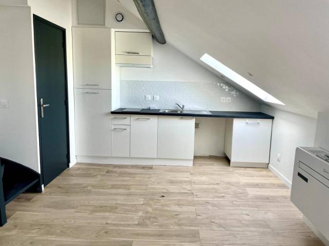 Secteur Clairmarais Studio avec mezzanine entièrement rénové
