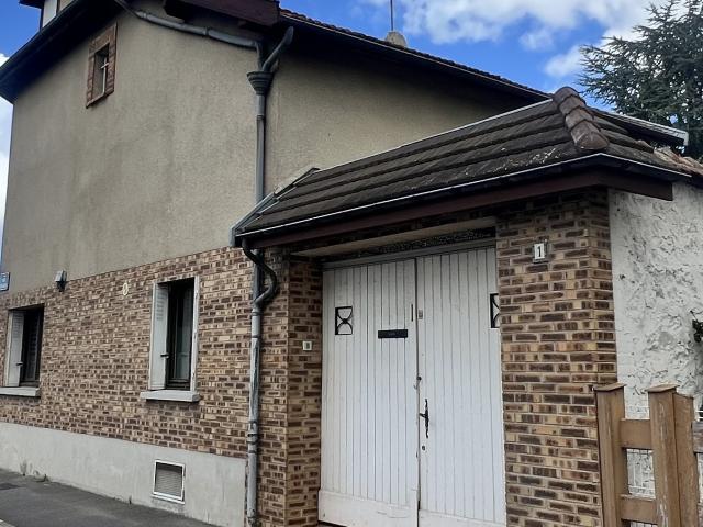SECTEUR DAUPHINOT REIMS MAISON de 170m2 TYPE 7 PIECES + GARAGE 30m2