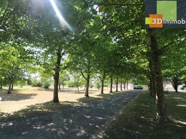 Secteur Dole, vends belle et grande propriété avec gîte, 12 pièces, avec un terrain, piscine et étang