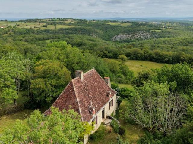 SECTEUR GOURDON Charme et authenticité pour cet Ensemble en pi