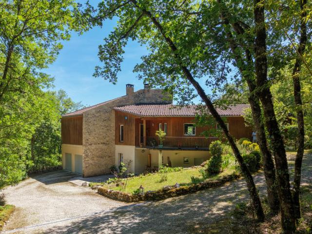 Secteur Gourdon Au calme, Spacieuse Maison contemporaine a. 185m² Gourdon