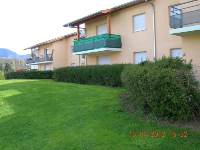 Secteur hôpital, bel F2 n° 55 avec jardinet comprenant.