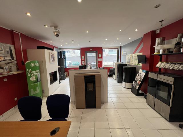 SECTEUR LUTON LOCAL COMMERCIAL PROFESSIONNEL de 44m2 AVEC VITRINE