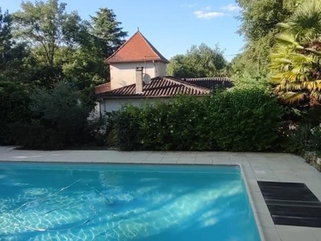 SECTEUR LALINDE TRÉS BELLE MAISON DE 138 M² SH DE PLAIN PIED SIT