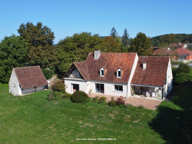 SECTEUR LESCAR Propriété de caractère ? Vue Pyrénées ? Environnement privilégié