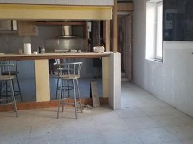Secteur PORT SUR SAONE, Immense maison de village