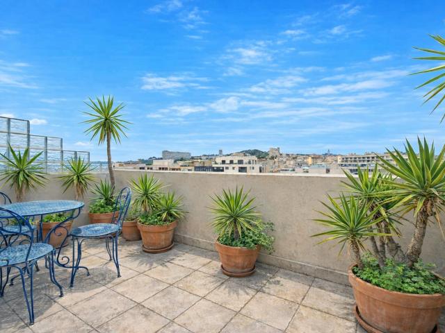 Secteur Prado, en dernier étage, T3 102m2 avec terrasses 102m² Marseille 8ème