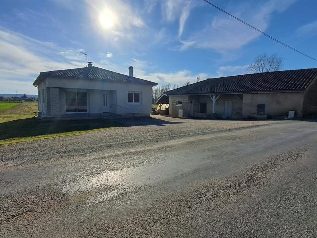 Secteur recherché, à 3 minutes des commodités. 2 Habitati. 80m² Lédat