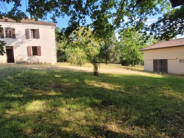 Secteur Samadet, maison de maître 6 chambres, avec sa dépendance sur plus de 2 hectares avec un puits