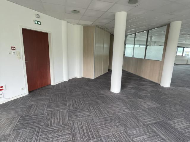 SECTEUR ZENITH 426 m2 A LOUER