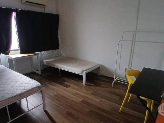 Section 14, Medium Room to rent, Zero deposit