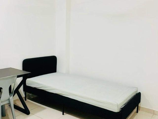 Section 14, Petaling Jaya Near Asia Jaya LRT newly renovated, clean & cozy for Rent! Few rooms available