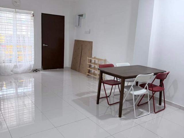 Section 14, Petaling Jaya Near Asia Jaya LRT newly renovated, clean & cozy rooms for Rent! Few rooms available