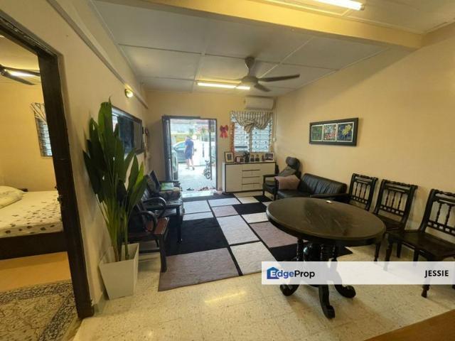 Section 8 Petaling Jaya Renovated Single Storey | RM650K Negotiable
