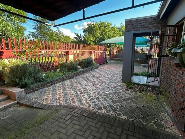 Sectional title unit with a private yard
