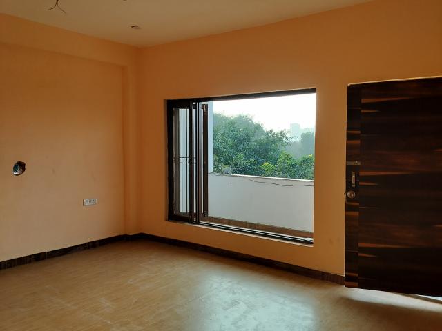Sector 122 4 Bedroom 200 Sq. Mt. Builder Floor in Sector 122 Noida Listing ID: #9893