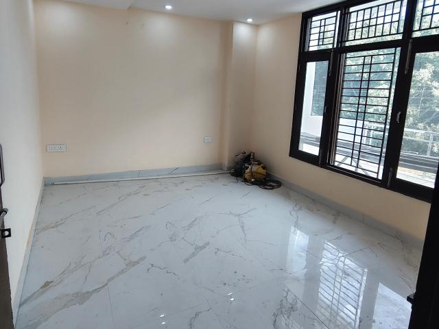 Sector 12, Noida Central 2 Bedroom 223 Sq. Mt. Builder Floor in Sector 12 Noida Listing ID: #10409