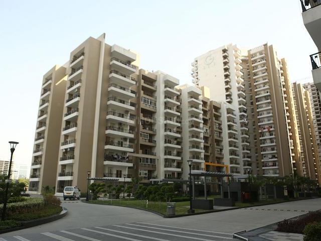 Sector 143 3.5 BHK Apartment For Sale Noida