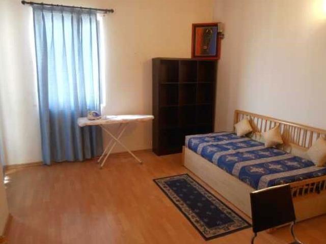 Sector 14, Central Gurgaon 6 Bedroom 250 Sq. Yd. Independent House in Sector 14 Gurgaon Listing ID: #10353