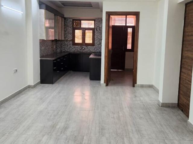 Sector 19 Dwarka, 3 Bedroom 271 Sq. Yd. Builder Floor in Sector 19 Dwarka Delhi Listing ID: #10127