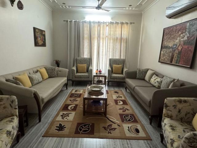 Sector 21, Panchkula City 3 Bedroom 500 Sq. Yd. Independent House in Sector 21 Panchkula Listing ID: #10394