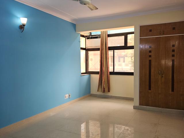 Sector 22 Dwarka Udyog Vihar 3 Bedroom 1800 Sq. Ft. Apartment in Sector 22 Dwarka Delhi Listing ID: #10005