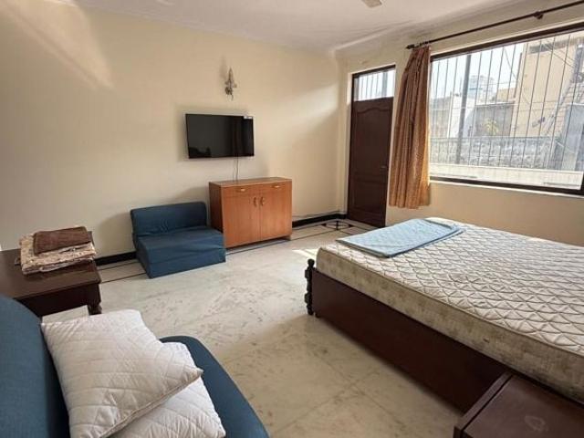 Sector 22b, Sector 22 1 Bedroom 200 Sq. Yd. Builder Floor in Sector 22b Gurgaon Listing ID: #10343