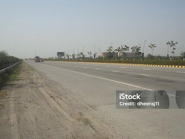 Sector 22d, Yamuna Expressway 162 Sq. Mt. Plot in Sector 22d Yamuna Expressway Greater Noida Listing ID: #10142