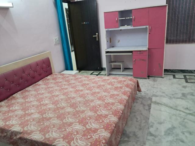 Sector 28 Noida 3 Bedroom 1500 Sq. Ft. Apartment in Sector 28 Noida Listing ID: #8802