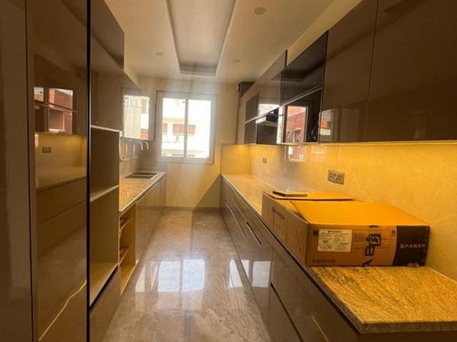 Sector 31, Central Gurgaon 3 Bedroom 2500 Sq. Ft. Builder Floor in Sector 31 Gurgaon Listing ID: #10258