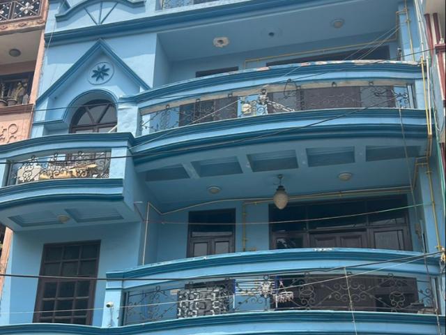 Sector 31, Noida Central 6 Bedroom 112 Sq. Mt. Independent House in Sector 31 Noida Listing ID: #10377