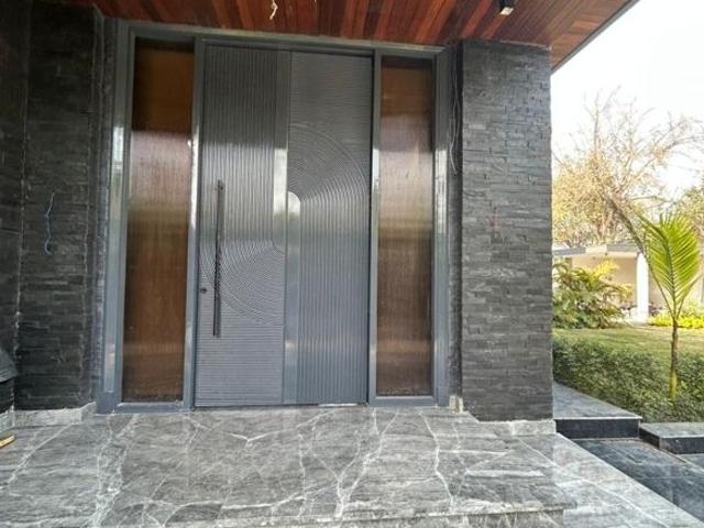 Sector 33, Noida Central 2 Bedroom 200 Sq. Yd. Builder Floor in Sector 33 Noida Listing ID: #10346