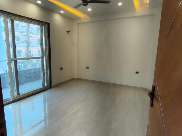 Sector 35, Faridabad North 3 Bedroom 240 Sq. Yd. Builder Floor in Sector 35 Faridabad Listing ID: #10366