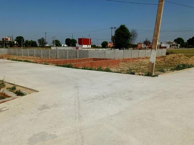 Sector 39a Noida, Sector 39 900 Sq. Ft. Plot in Sector 39a Noida Listing ID: #10287